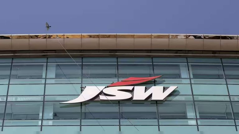 JSW Investments myy 1,27 kappaleen osuuden JSW Energystä 717 kr:lla