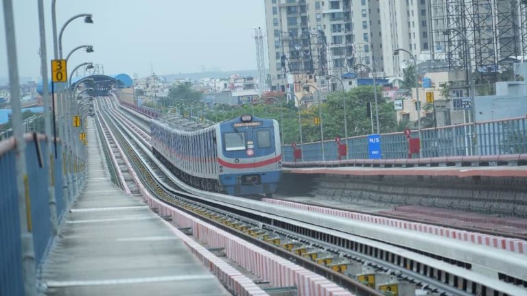 Kolkata Metro suorittaa junien nopeuskoeajon oranssilla linjalla – Katso video
