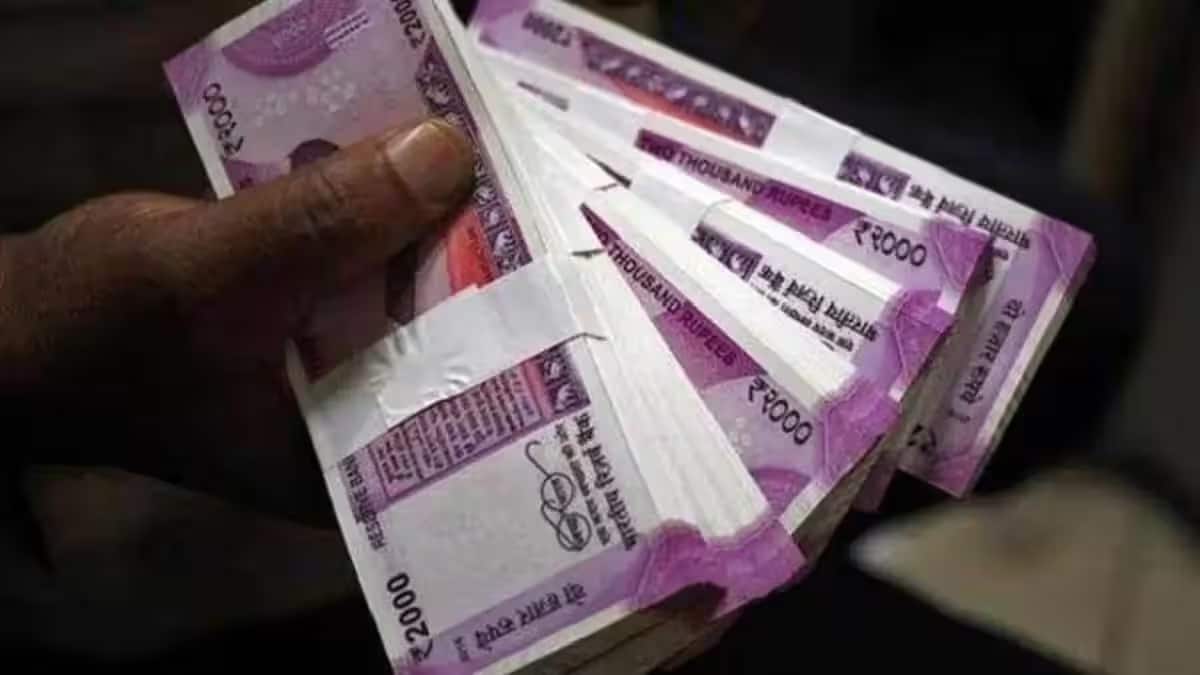 Rs 2,000 notes, Rs 2,000 notes ban, Rs 2,000 notes back in bank,