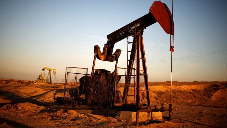 Öljyn hinta nousee, kun tarjontahuolet ylittävät kysynnän pelot
