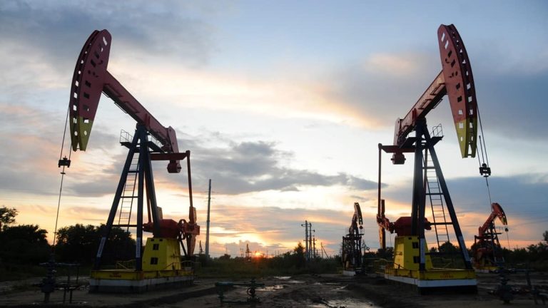 Öljyn hinta nousi 10 kuukauden huipulle Kiinan varantoprosenttia leikattaessa