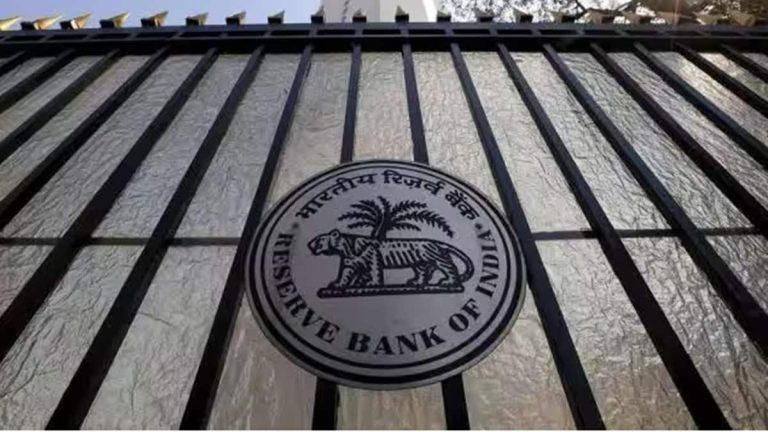 CIC:t korvaamaan luottotietojen päivityksen viivästymisen: RBI – Banking & Finance News