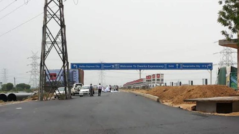 Dwarka Expressway: Näkyvä kiinteistökohde NCR:ssä