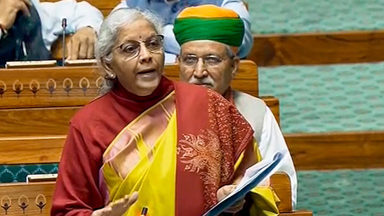 GST-muutosesitys: FM Nirmala Sitharaman esittelee lakiesityksen presidentin ja valitustuomioistuinten jäsenten ikärajan nostamisesta – Talousuutiset