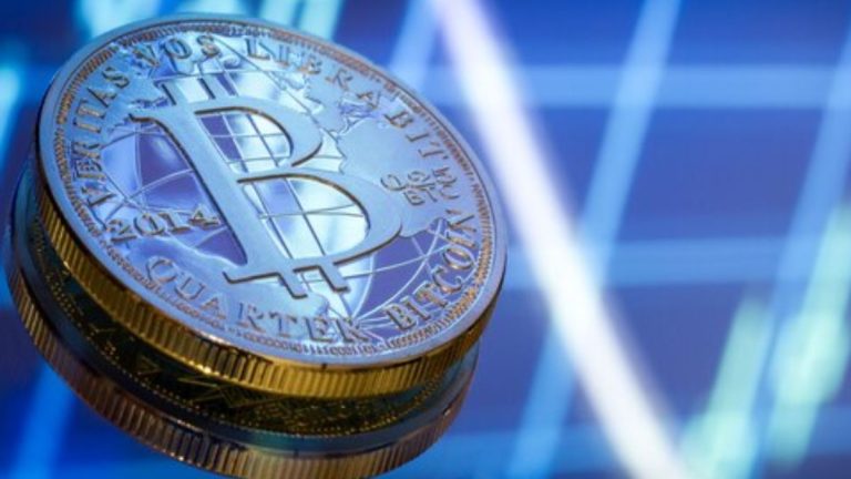Bitcoin ETF:t valloittavat Wall Streetin historiallisella debyyttillään – Digital Transformation News