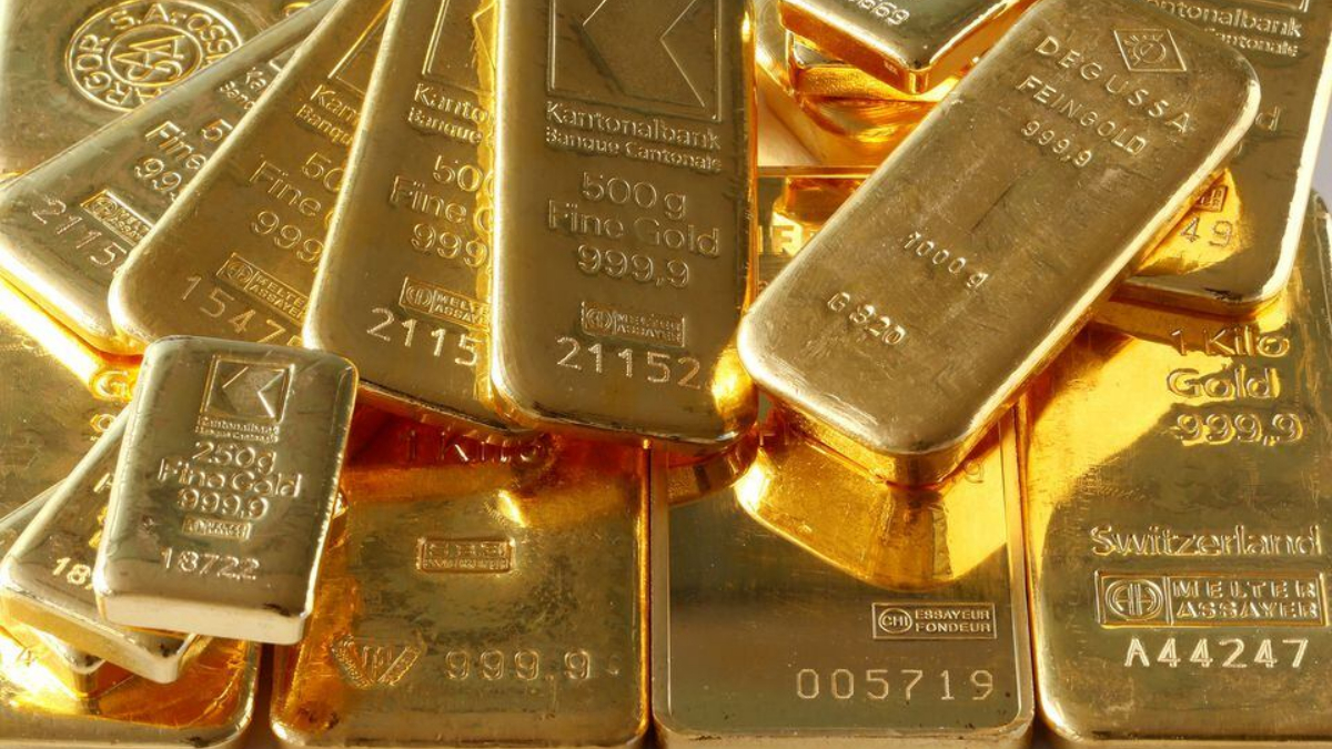 Gold faces volatility amidst Fed's cautious stance on rate cuts and upcoming job data; Geopolitical factors to play key role